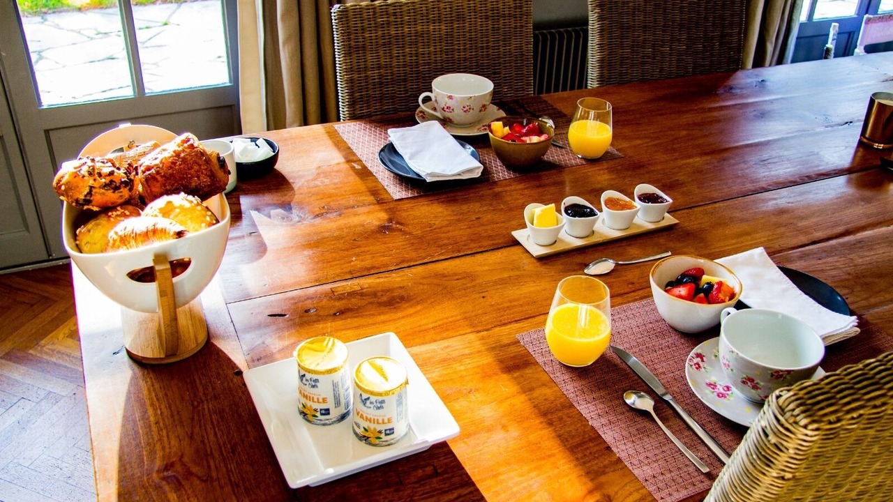 Photo of Others in Hem