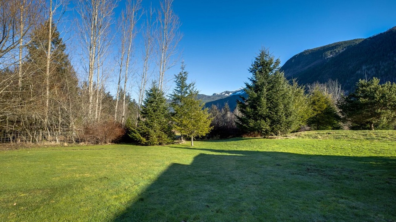 Photo of Outdoor in Maple Falls