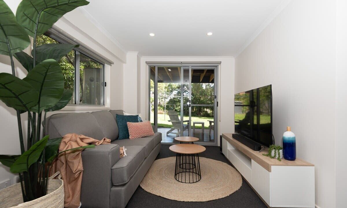 Photo of Others in Batehaven