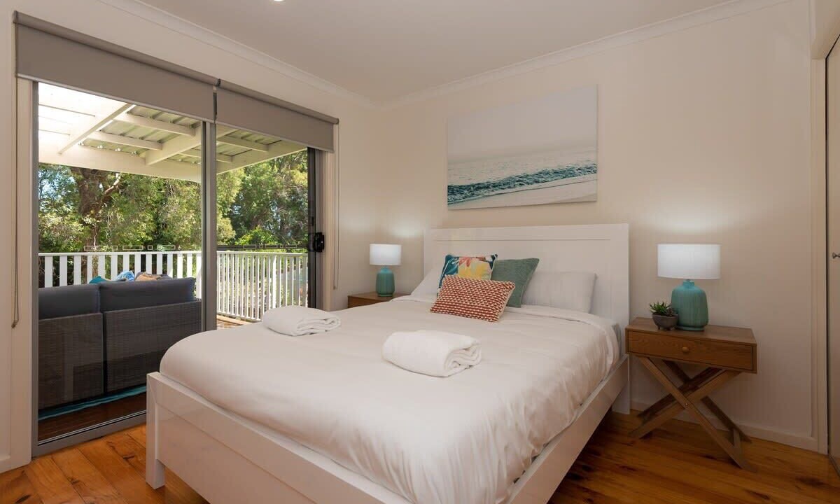 Photo of Others in Batehaven