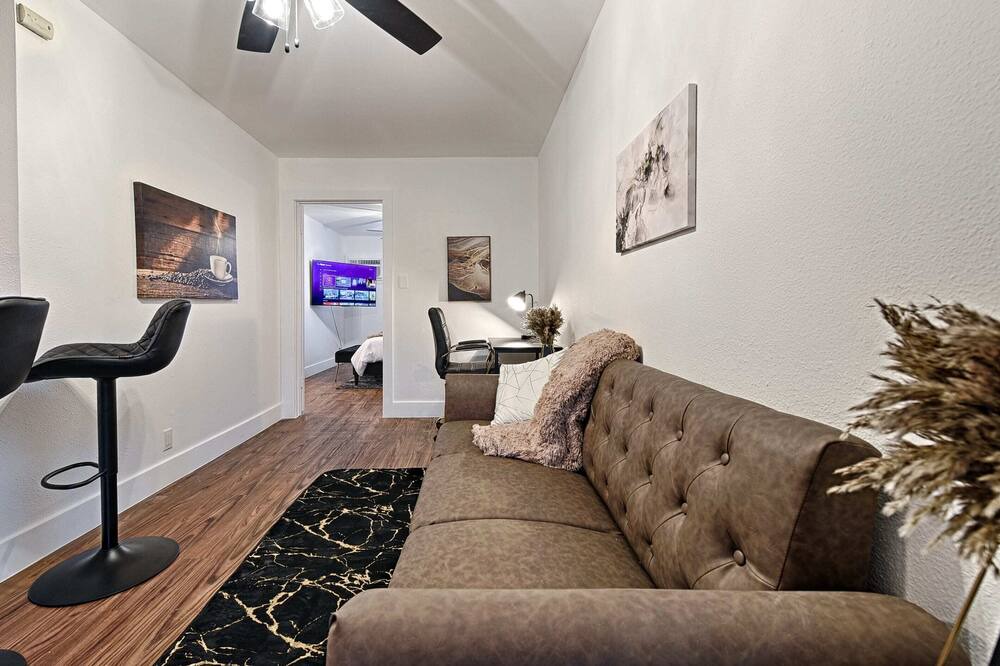 Photo of Livingroom in Bryan Place