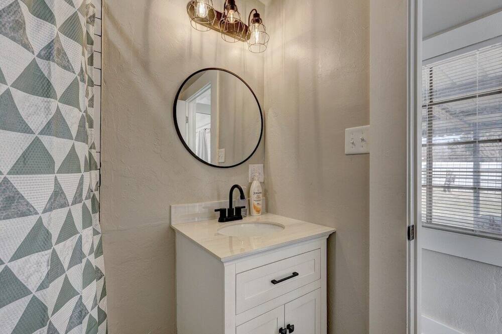 Photo of Bathroom in Midwest City