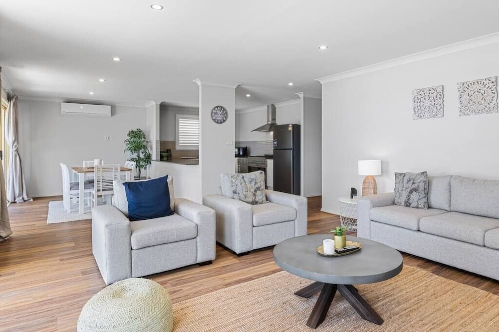 Photo of Others in Charmhaven