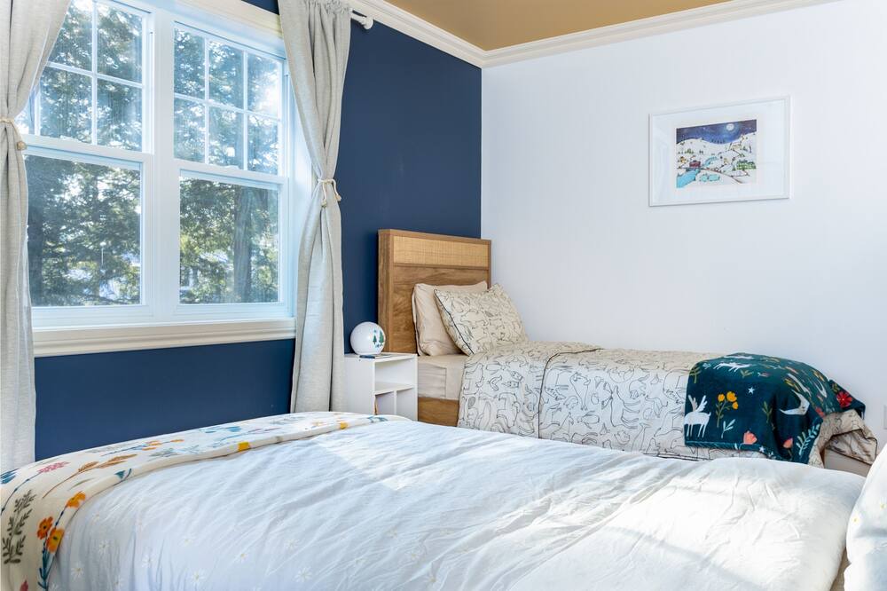 Photo of Bedroom in Lac-Brome