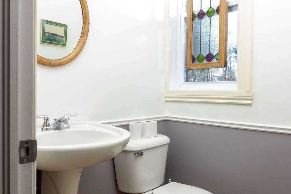 Photo of Bathroom in Lac-Brome