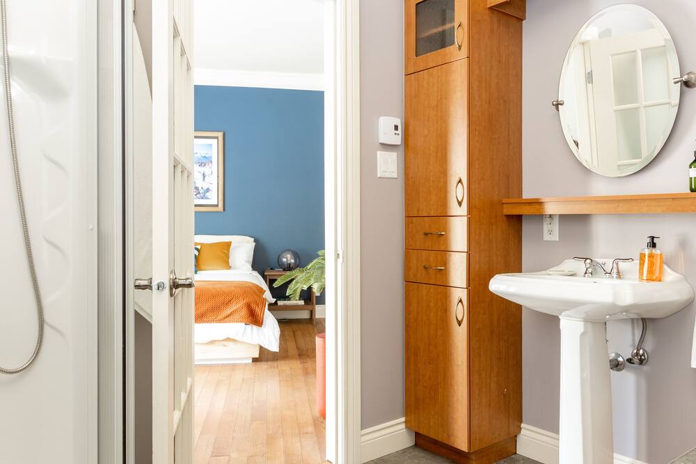 Photo of Bathroom in Lac-Brome
