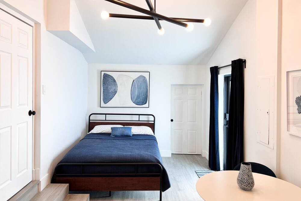 Photo of Bedroom in Miami Springs