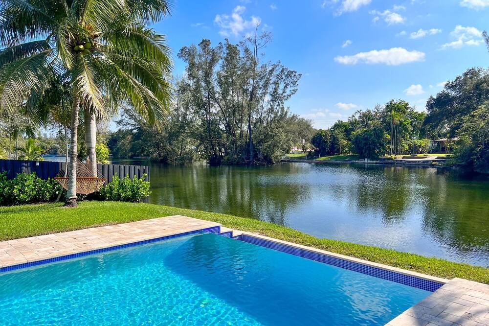 Photo of Outdoor in Miami Springs