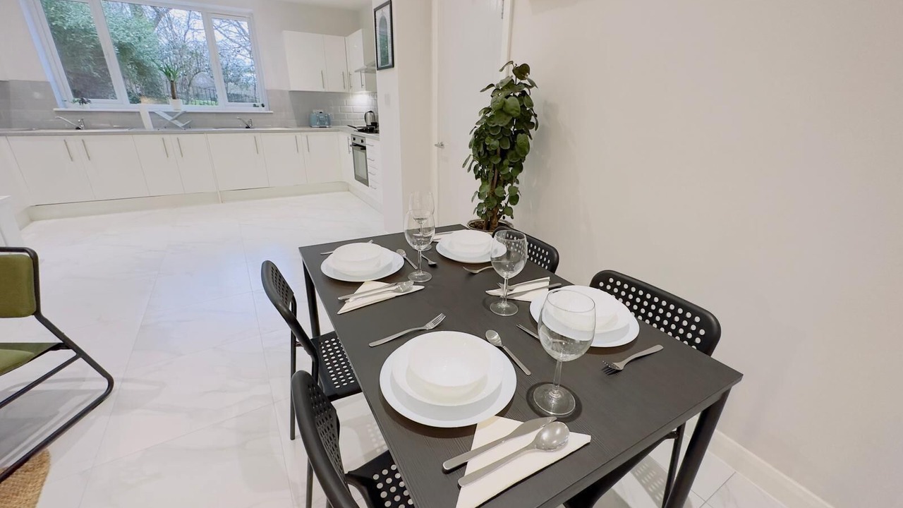 Photo of Others in Upper Clapton