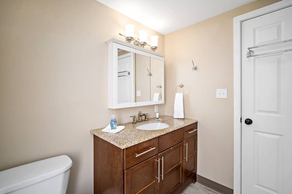 Photo of Bathroom in Allegheny-West
