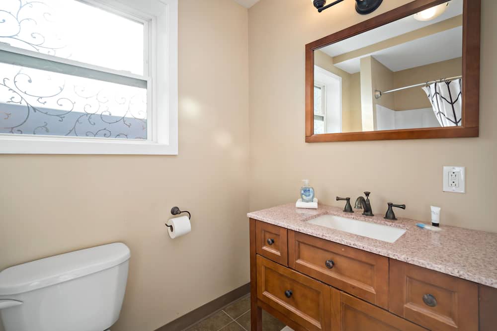 Photo of Bathroom in Allegheny-West