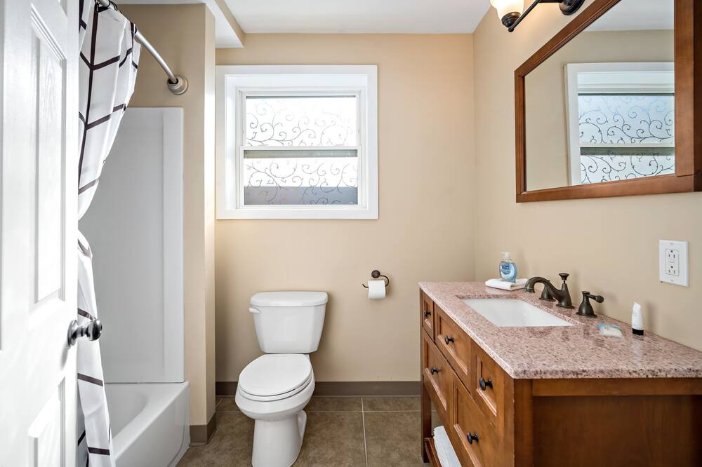 Photo of Bathroom in Allegheny-West