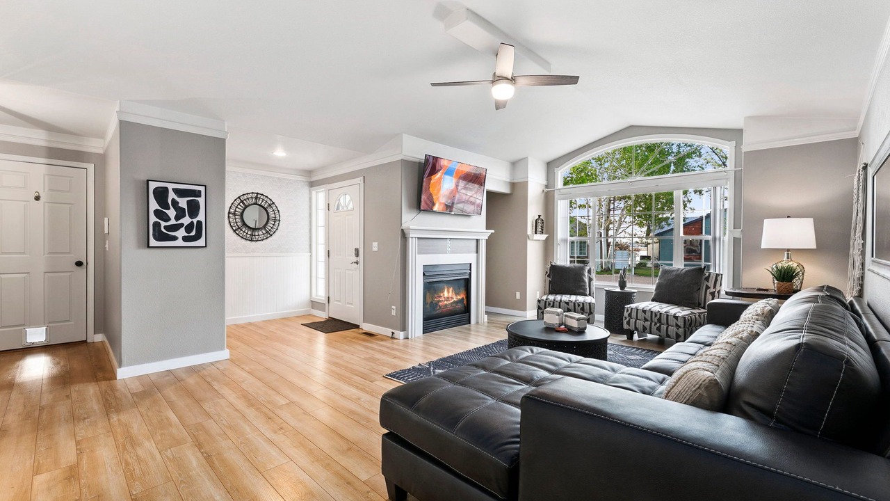 Photo of Livingroom in Loveland