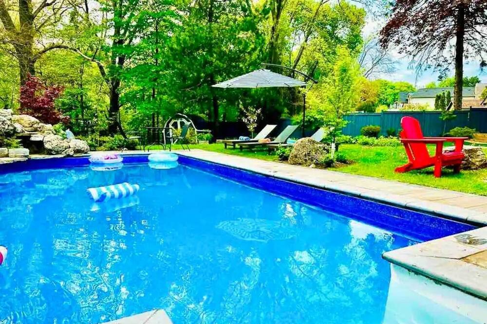 Photo of Outdoor in Clarkson-Lorne Park
