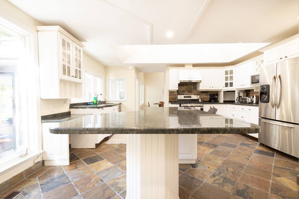 Photo of Kitchen in Clarkson-Lorne Park