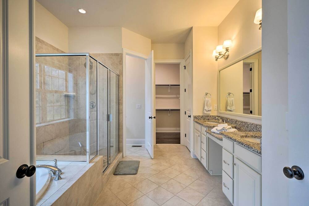 Photo of Bathroom in Apex