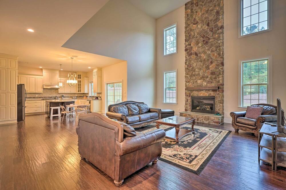 Photo of Livingroom in Apex
