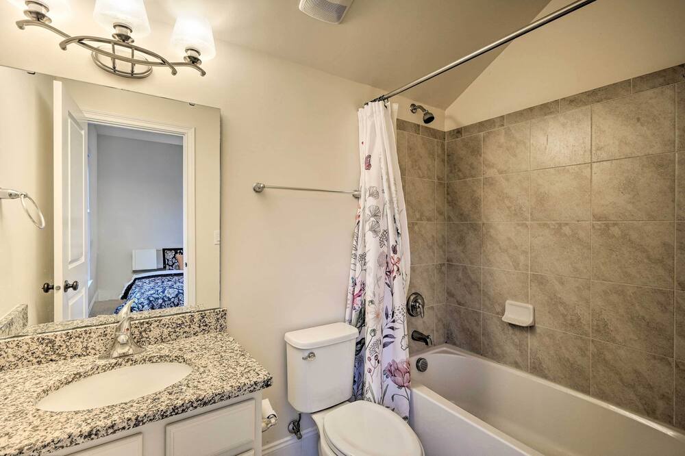Photo of Bathroom in Apex