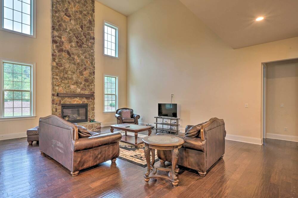 Photo of Livingroom in Apex