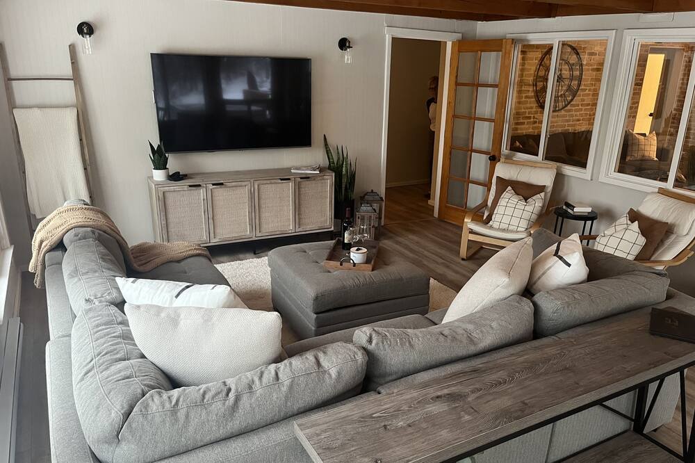 Photo of Livingroom in West Hawk Lake