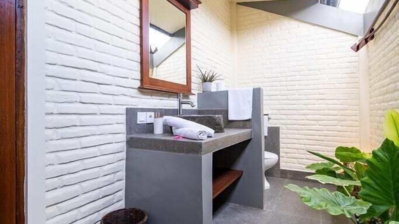 Photo of Bathroom in Selong Belanak
