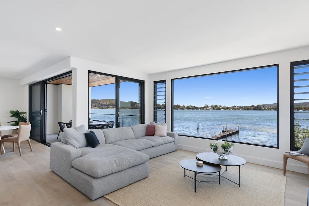 Photo of Livingroom in Point Clare