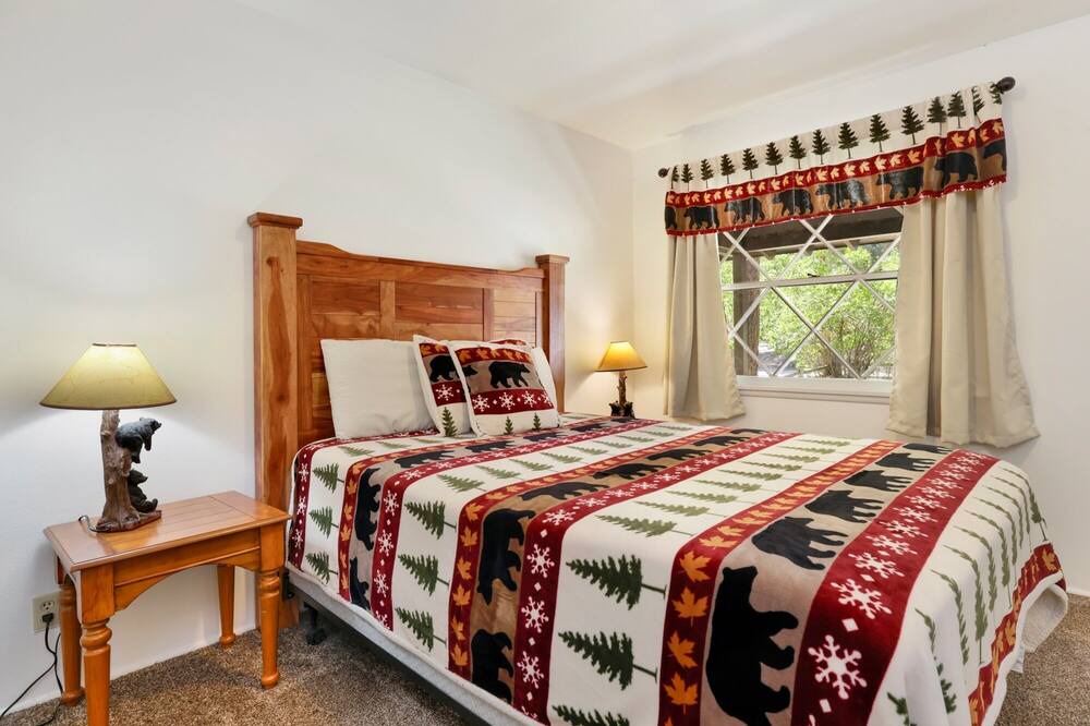 Photo of Bedroom in Big Bear City