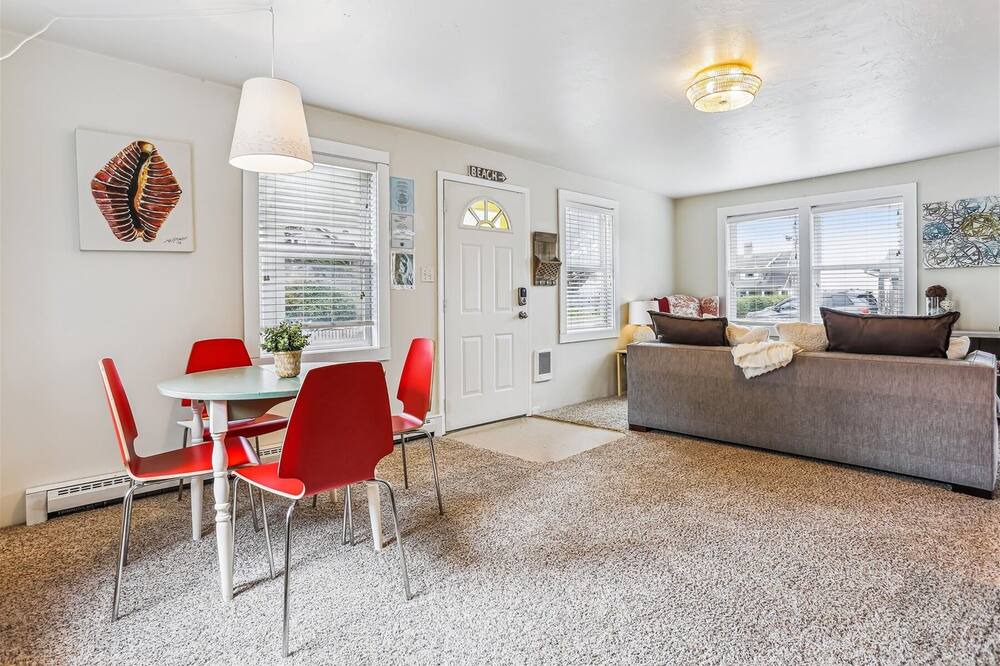 Photo of Bedroom in Downtown Cannon Beach