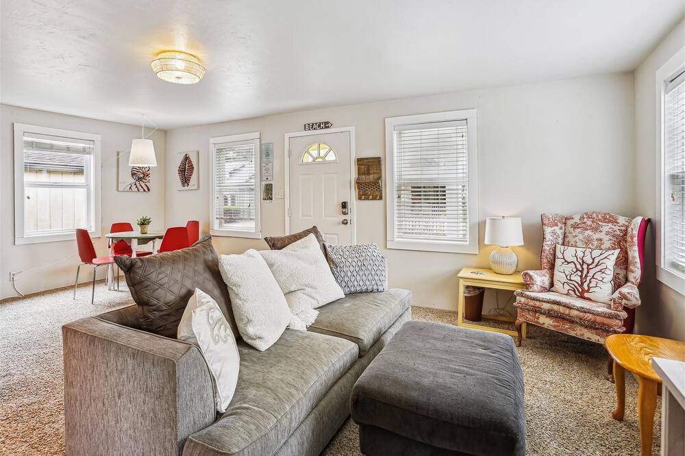 Photo of Bedroom in Downtown Cannon Beach