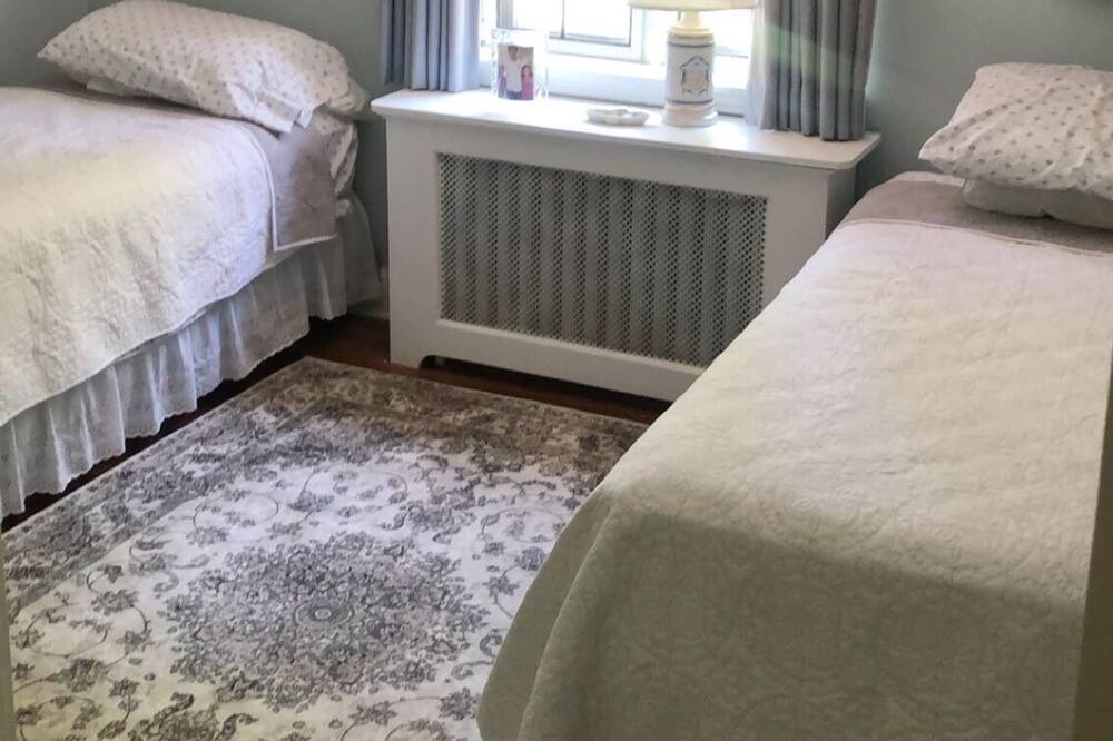 Photo of Bedroom in Grosse Pointe