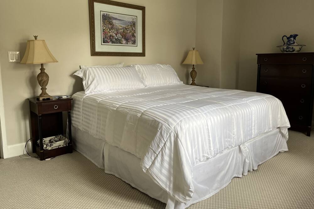 Photo of Bedroom in Grosse Pointe
