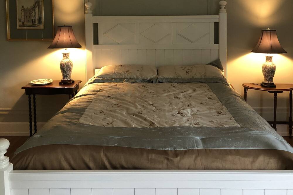 Photo of Bedroom in Grosse Pointe