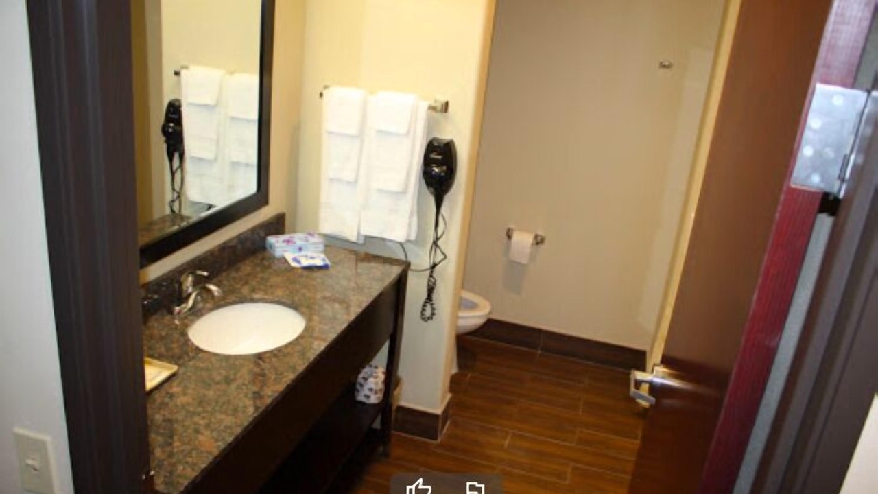 Photo of Bathroom in Freer