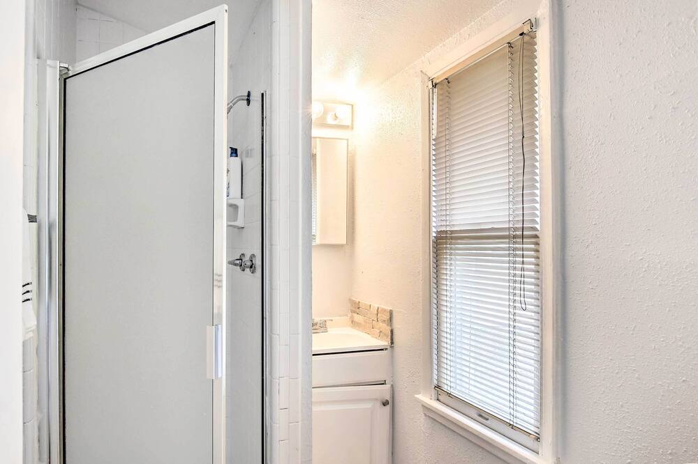Photo of Bathroom in Willshire Terrace