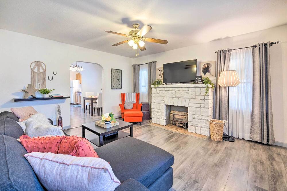 Photo of Livingroom in Garden City