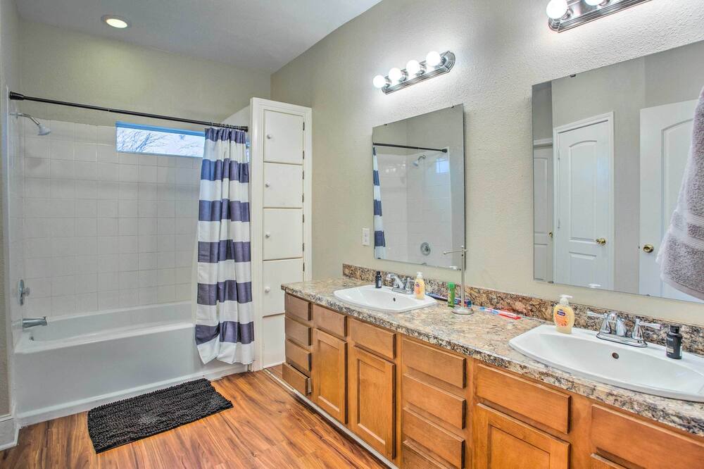 Photo of Bathroom in South Dallas - Fair Park