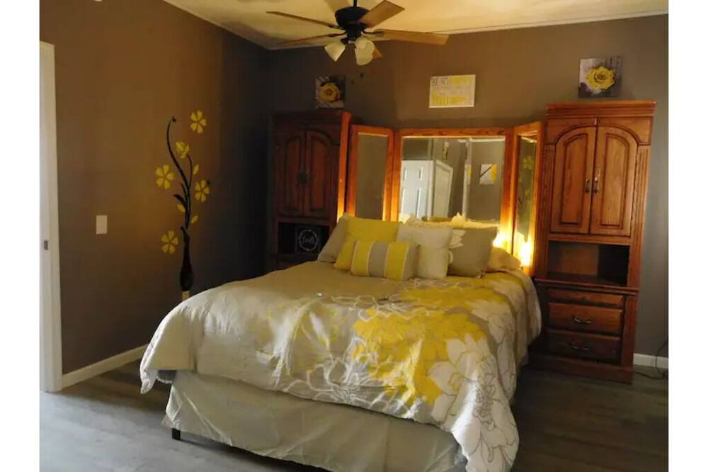 Photo of Bedroom in Oaks Corners