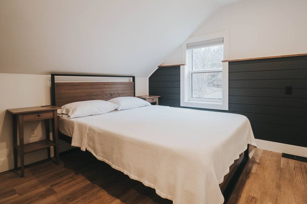 Photo of Bedroom in Haliburton