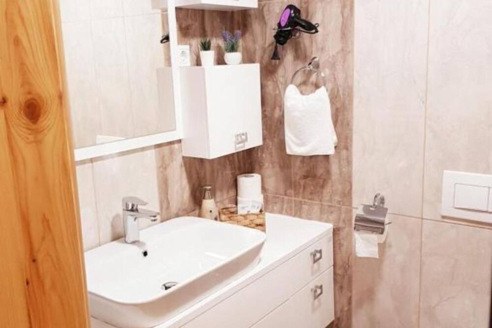 Photo of Bathroom in Jezerce