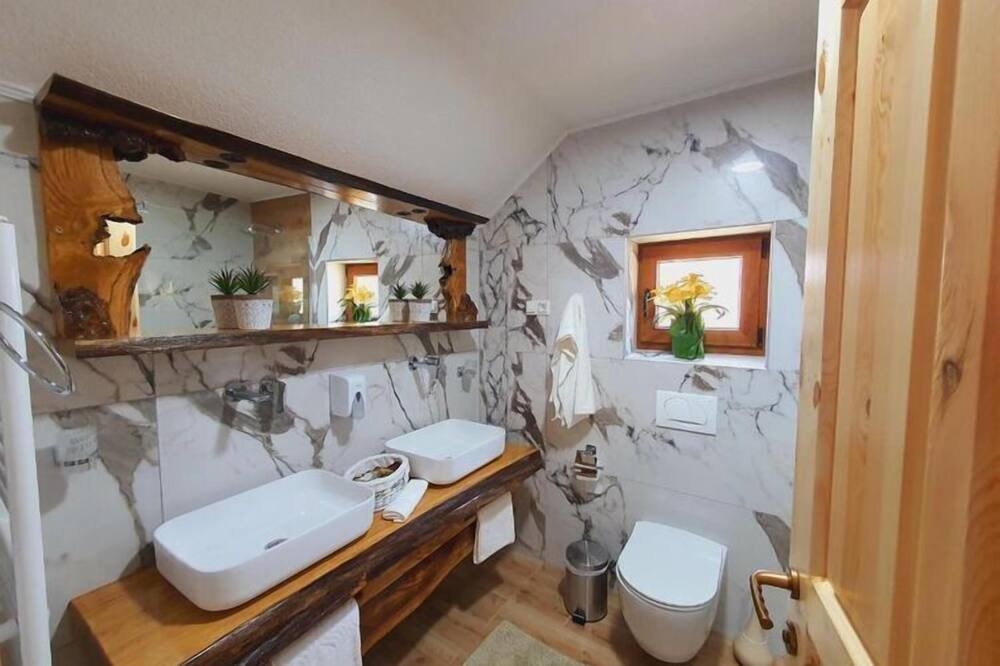Photo of Bathroom in Jezerce