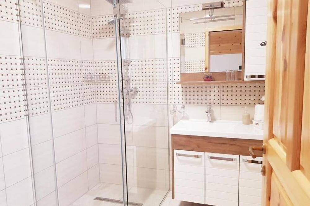 Photo of Bathroom in Jezerce