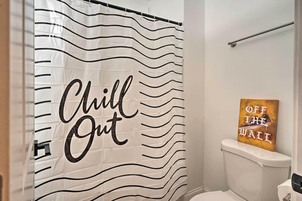 Photo of Bathroom in Grand Boulevard