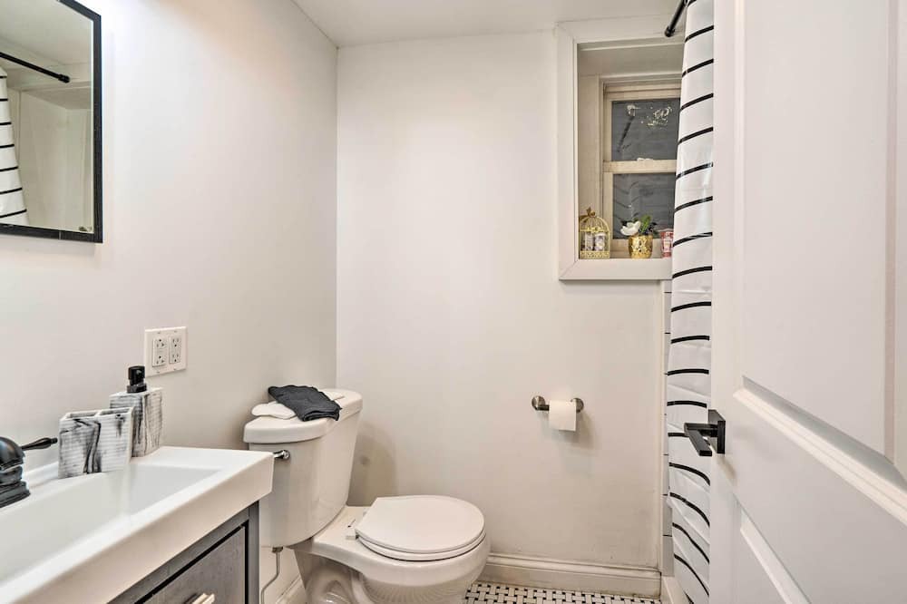 Photo of Bathroom in Grand Boulevard