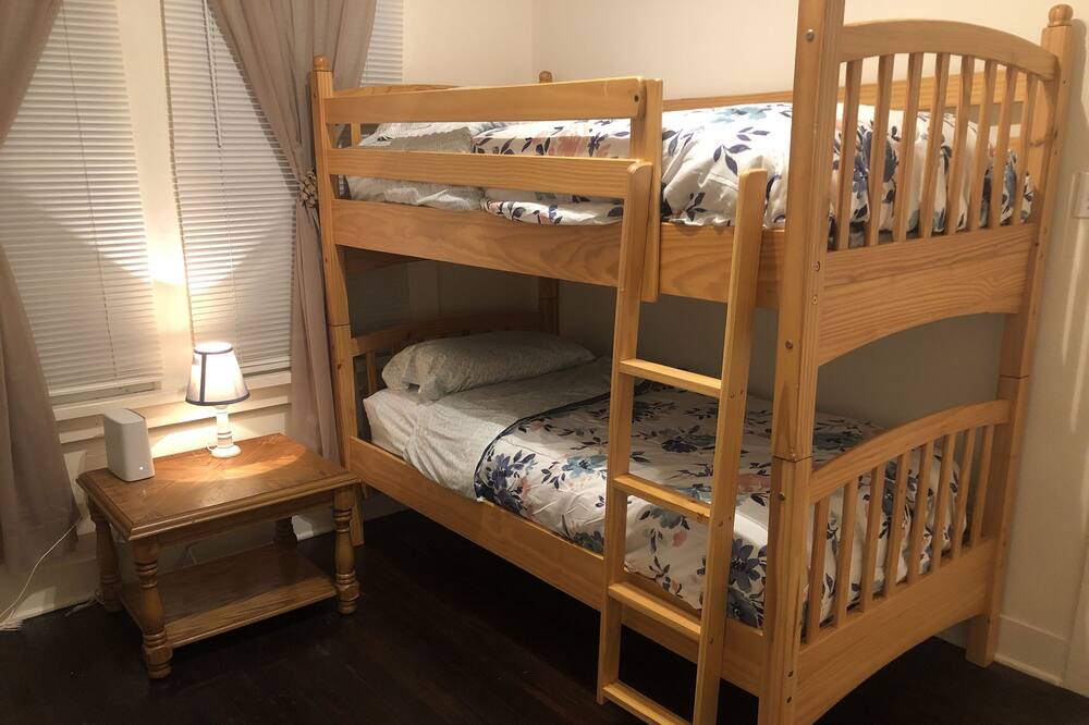 Photo of Bedroom in Northwest Los Angeles Heights