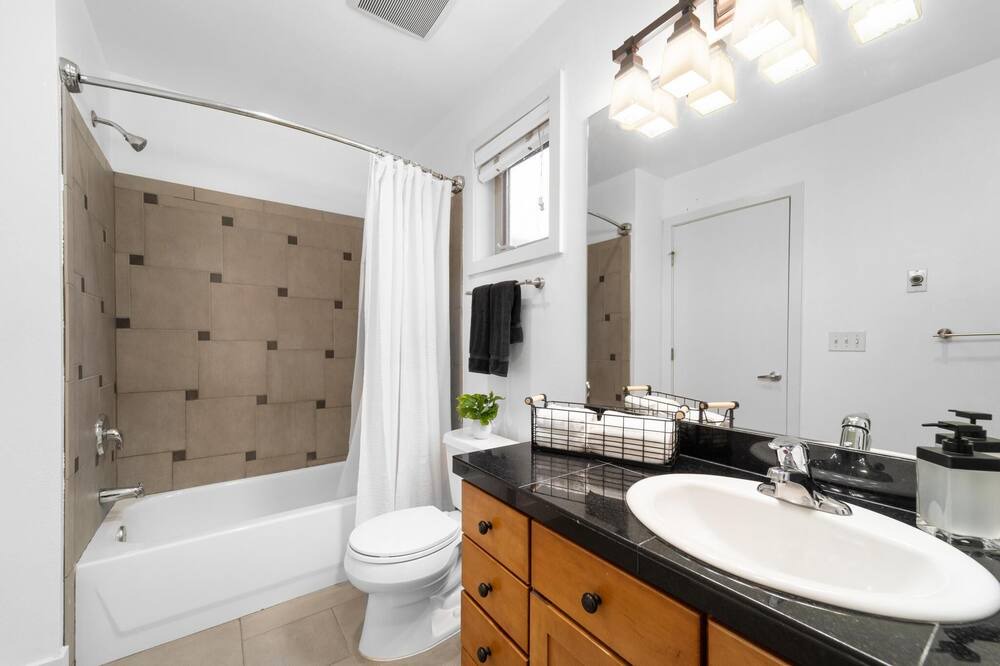 Photo of Bathroom in Squire Park