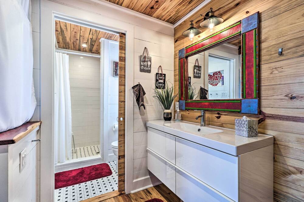 Photo of Bathroom in Burnet