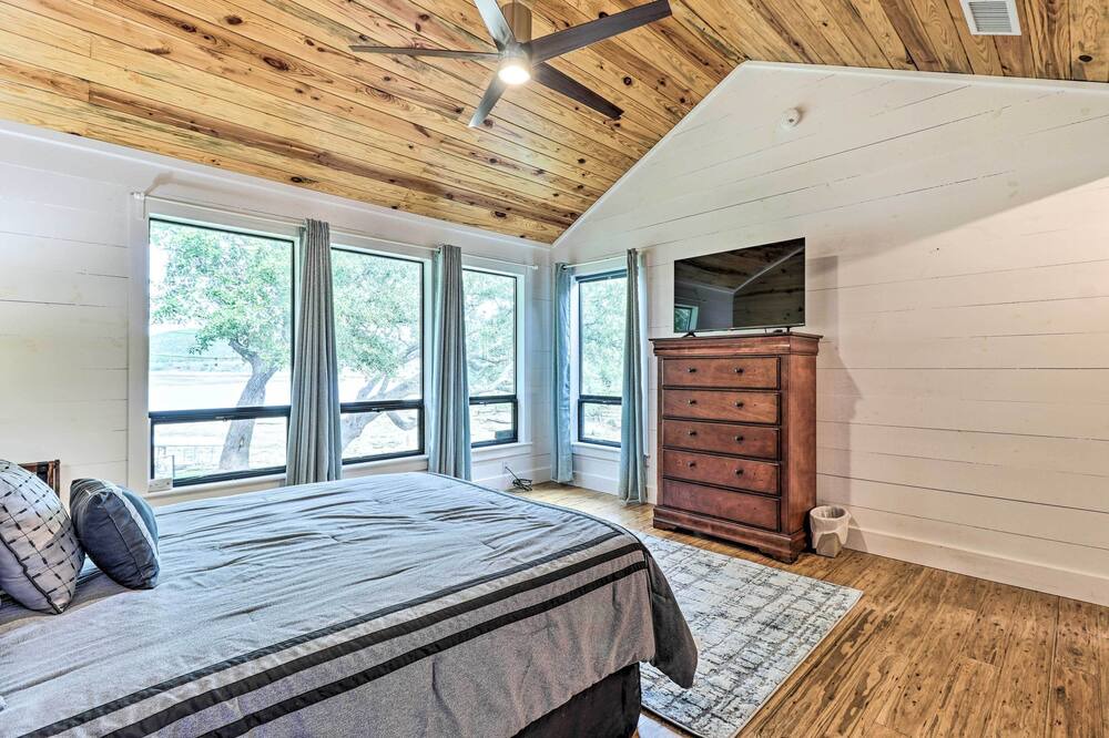 Photo of Bedroom in Burnet