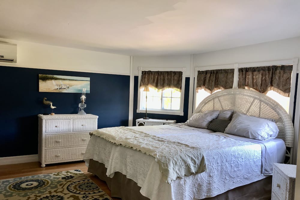 Photo of Bedroom in Verona Beach