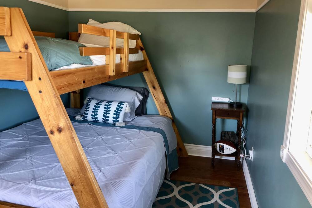 Photo of Bedroom in Verona Beach