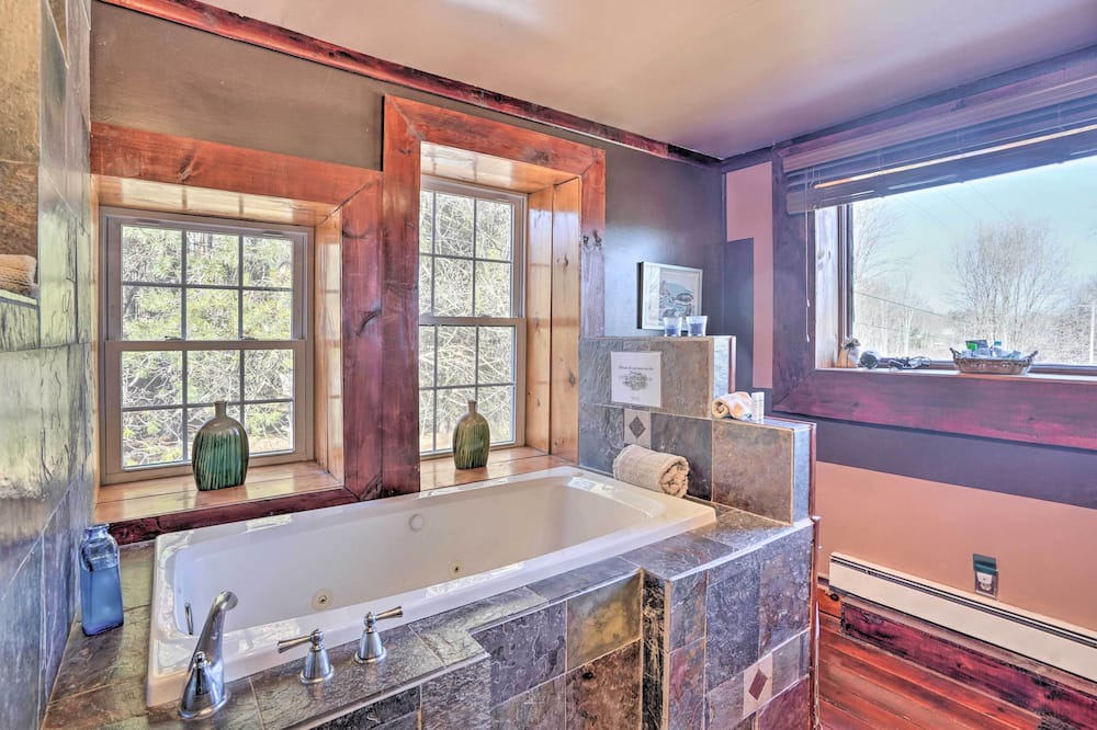 Photo of Bathroom in Jefferson